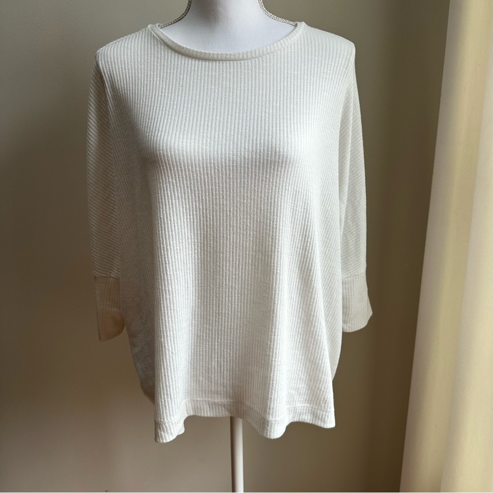 Loft White Ribbed Top Size Medium‎